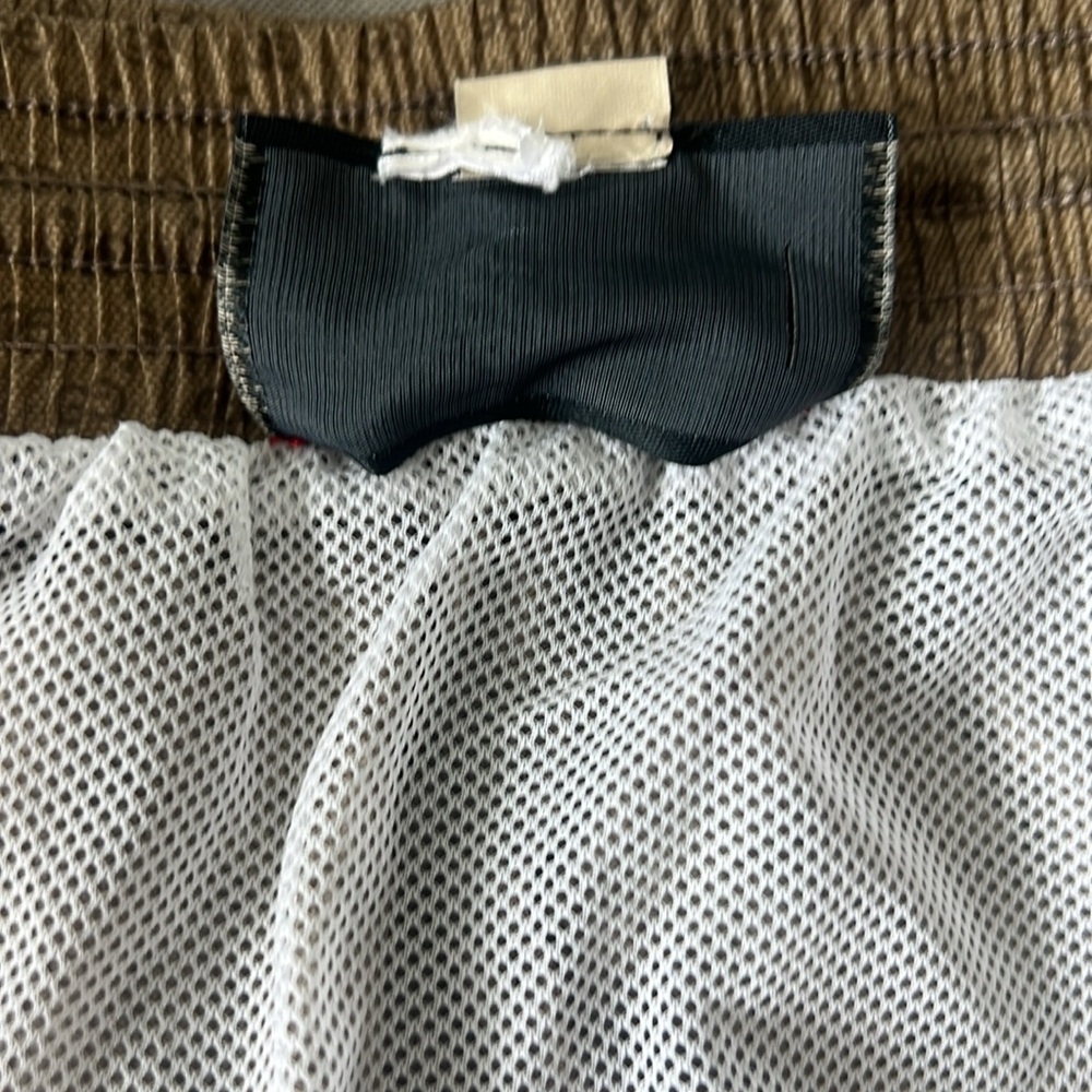 GUCCI
Slim-Fit Mid-Length Logo-Print Striped Swim Shorts - Picture 10 of 11